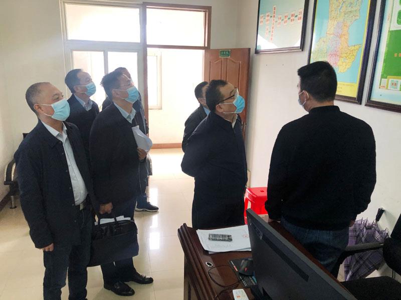 刘洪洁调研.jpg